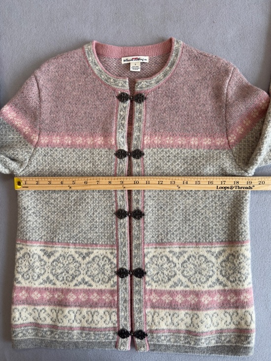 Beautiful Pink & Cream Nordic-Style Wool Cardigan with clasp detail - Picture 8 of 10